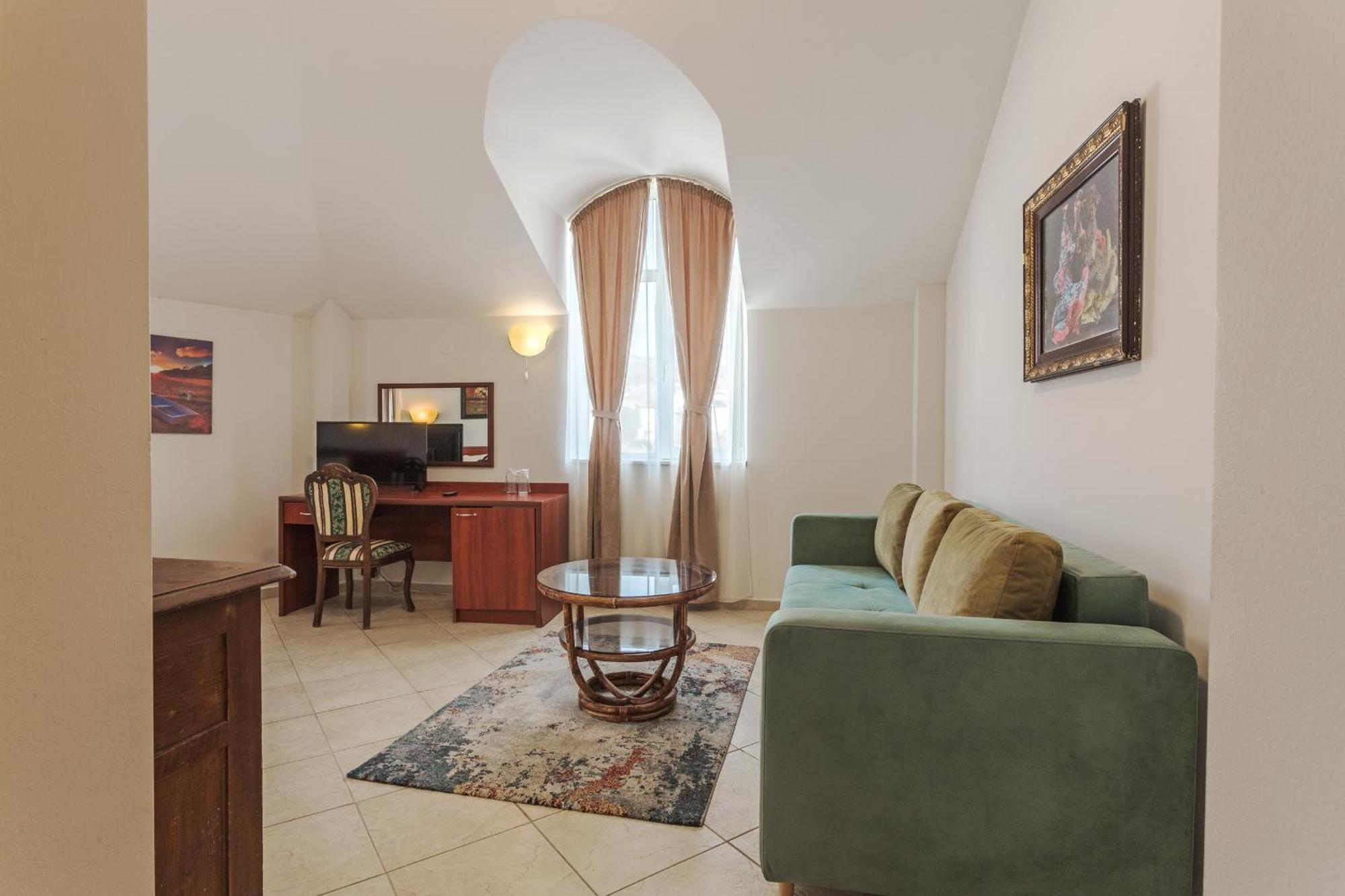 Hotel Central Balçık Dış mekan fotoğraf